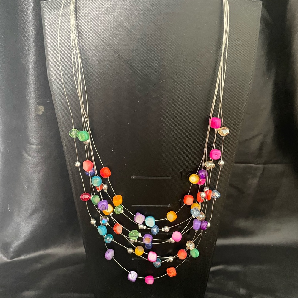 🌸$5/25🌸 - Multicolor Beaded Necklace